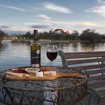 Murray River Lodge Luxury Boutique Accommodation B&B - Adults Only North Yunderup Buitenkant foto