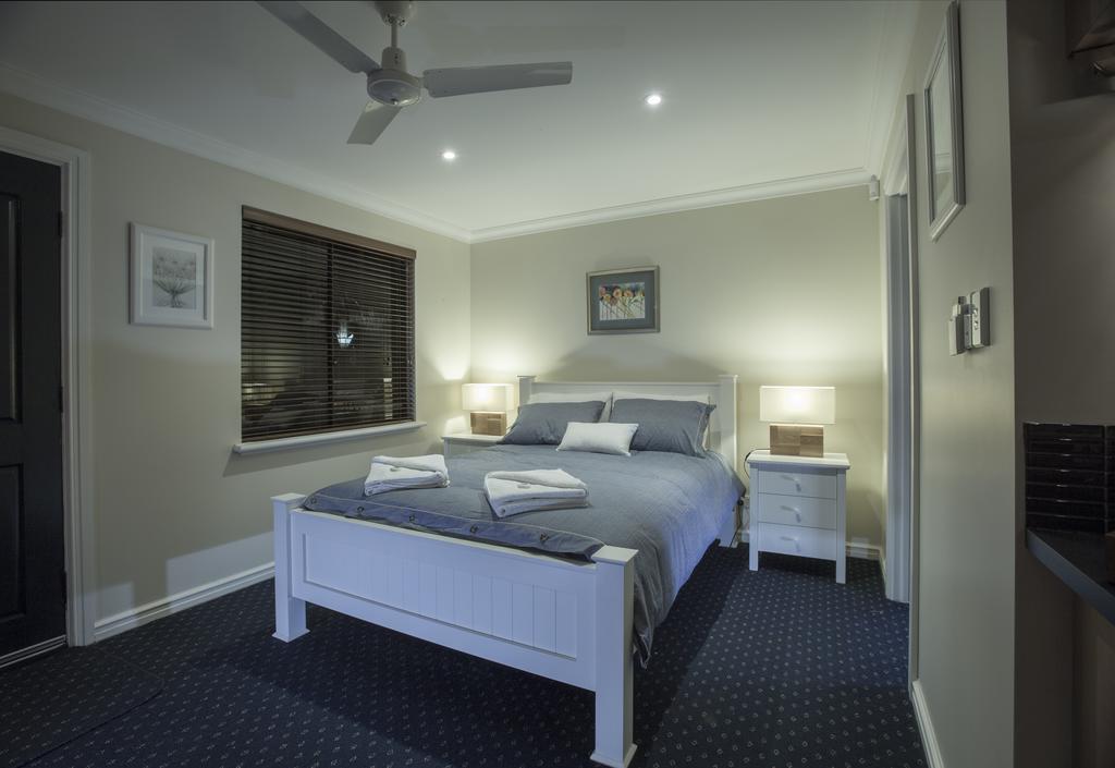 Murray River Lodge Luxury Boutique Accommodation B&B - Adults Only North Yunderup Kamer foto